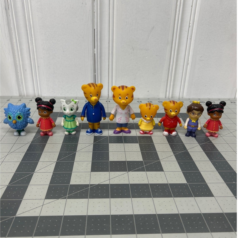 Daniel Tiger Neighborhood 9pc Mini Figure Lot 2014 Cake Topper Family O the Owl